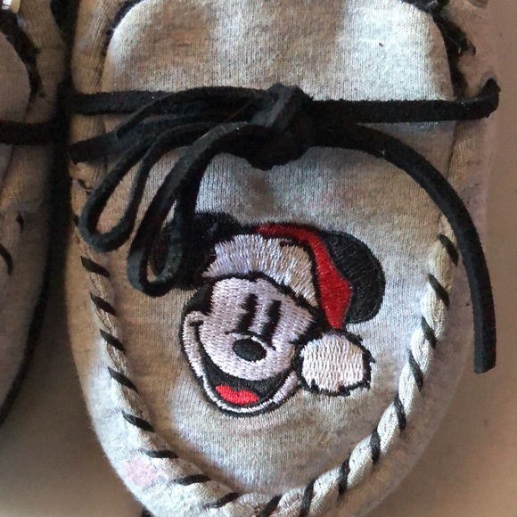 Christmas Mickey moccasin. Size 11/12 - Picture 2 of 4